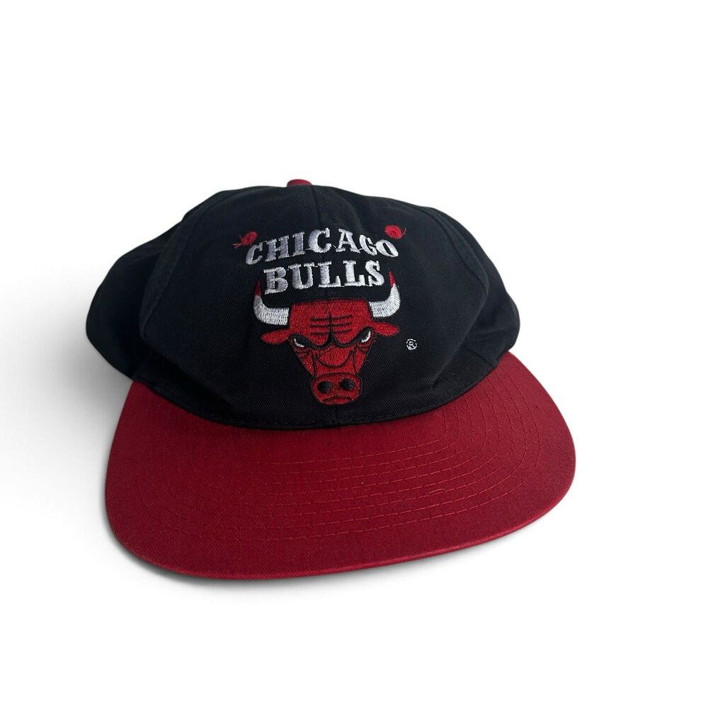 True Vintage Chicago Bulls Drew Pearson NBA Snapback Hat Black Red 90s Official